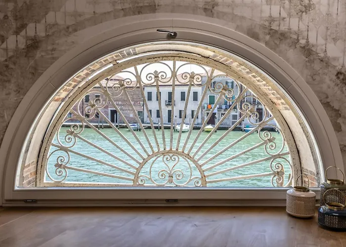 公寓 Rubino Fireplace & Water View - By Sleep In Murano