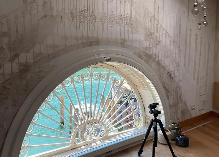 Rubino Fireplace & Water View - By Sleep In Murano 威尼斯