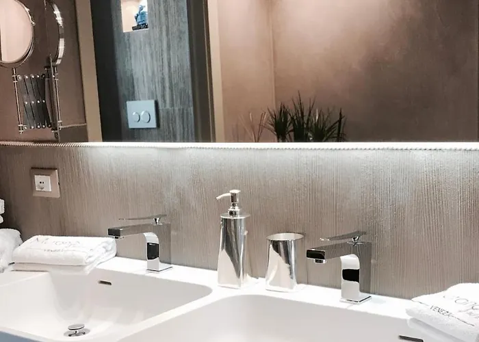 Rubino Fireplace & Water View - By Sleep In Murano 公寓 *